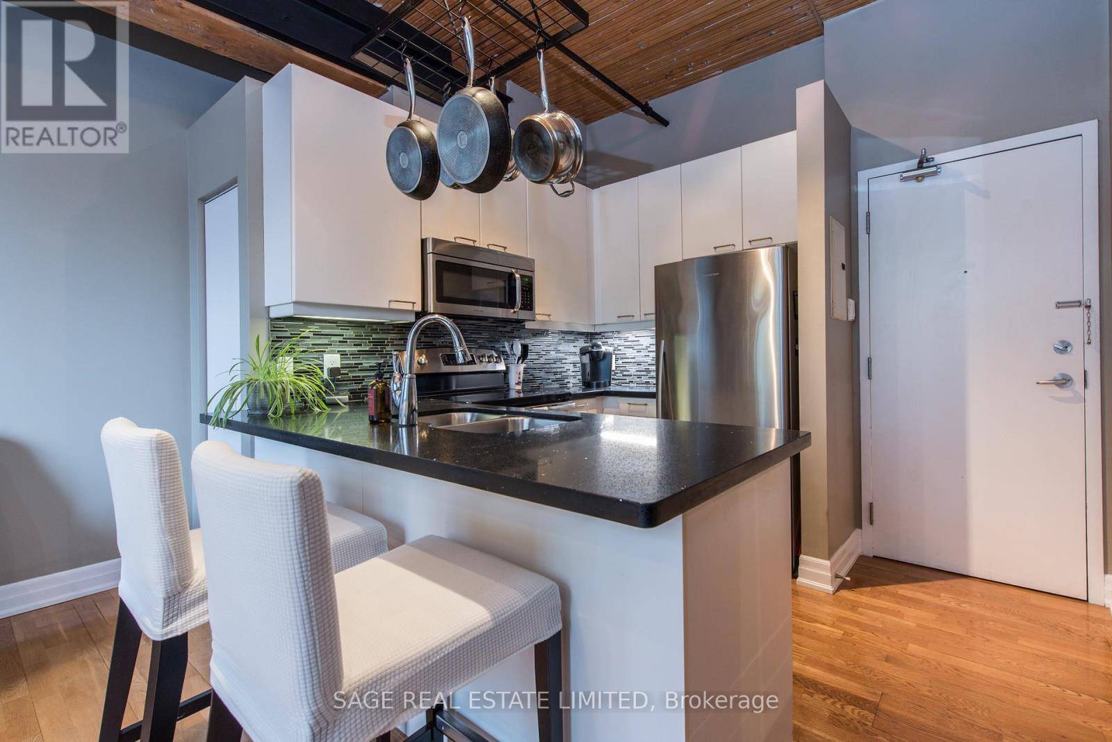 Toronto (niagara), ON M5V1N4,781 King ST West #504