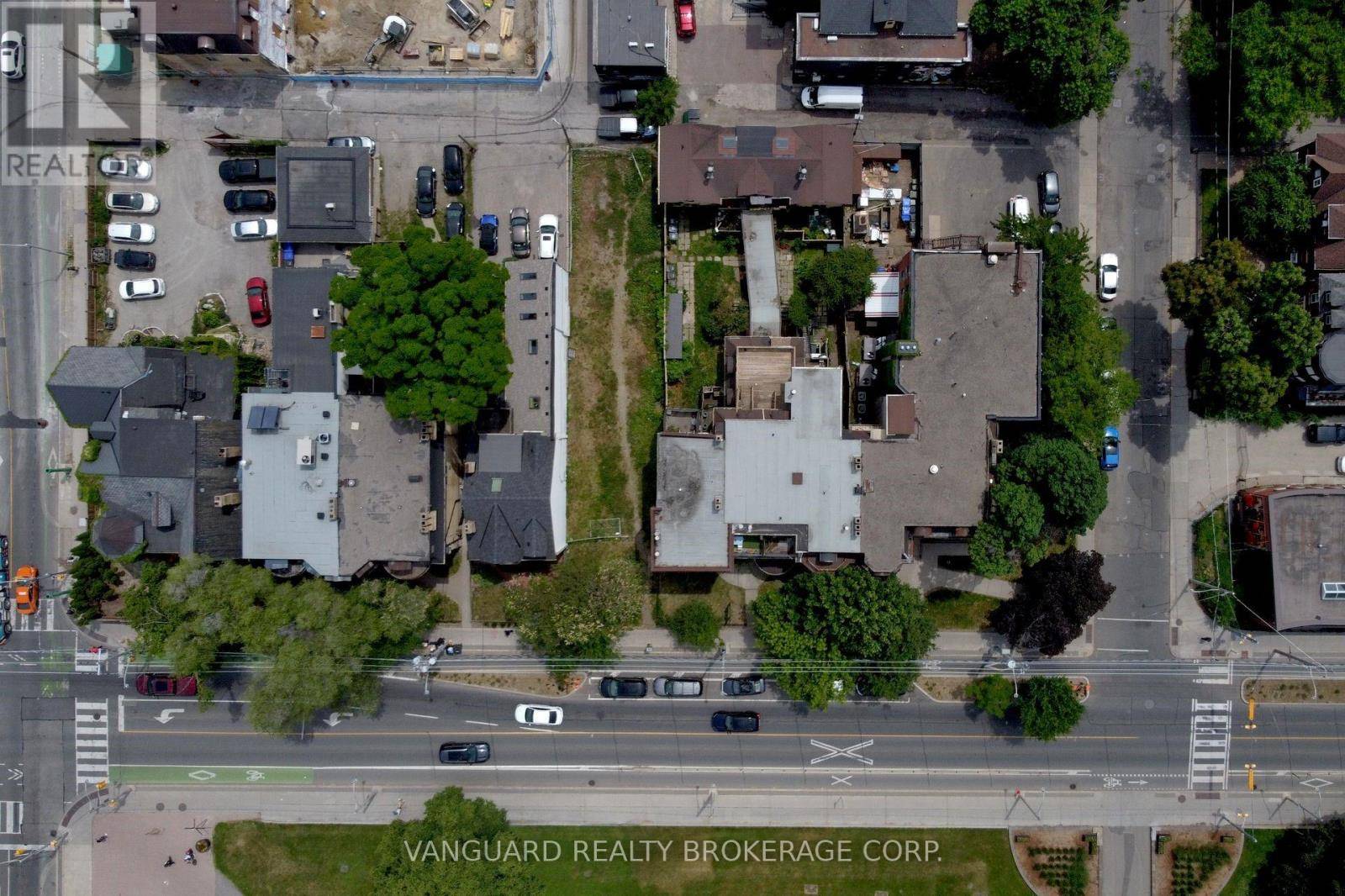 Toronto (moss Park), ON M5A2E5,185 GERRARD STREET E