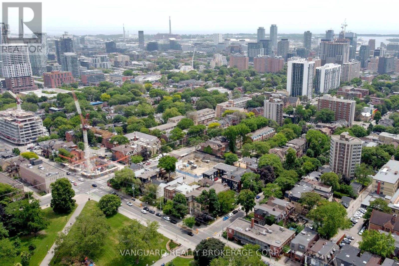 Toronto (moss Park), ON M5A2E5,185 GERRARD STREET E