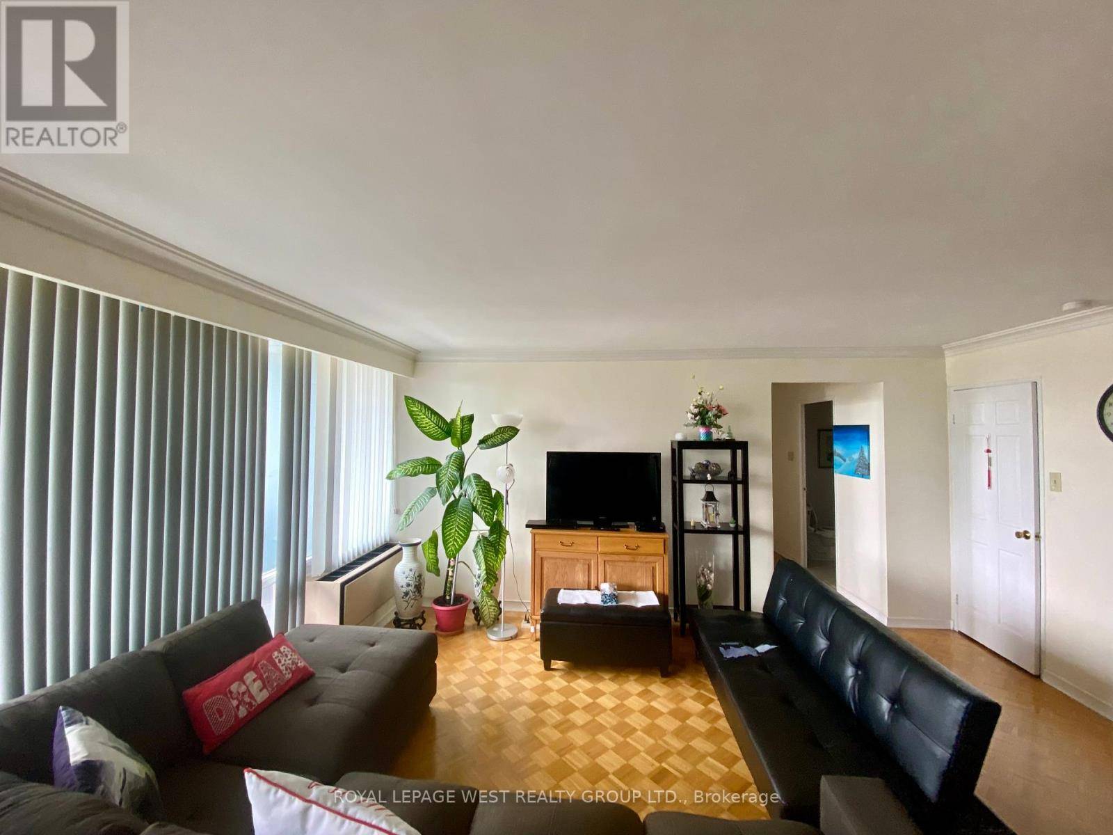 Toronto (bedford Park-nortown), ON M6A2Y8,3555 Bathurst ST #608