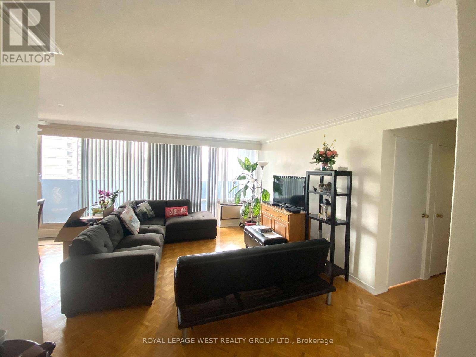 Toronto (bedford Park-nortown), ON M6A2Y8,3555 Bathurst ST #608