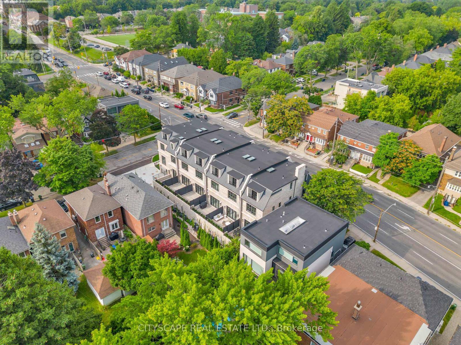Toronto (lawrence Park South), ON M4R1J2,372 BRIAR HILL AVENUE