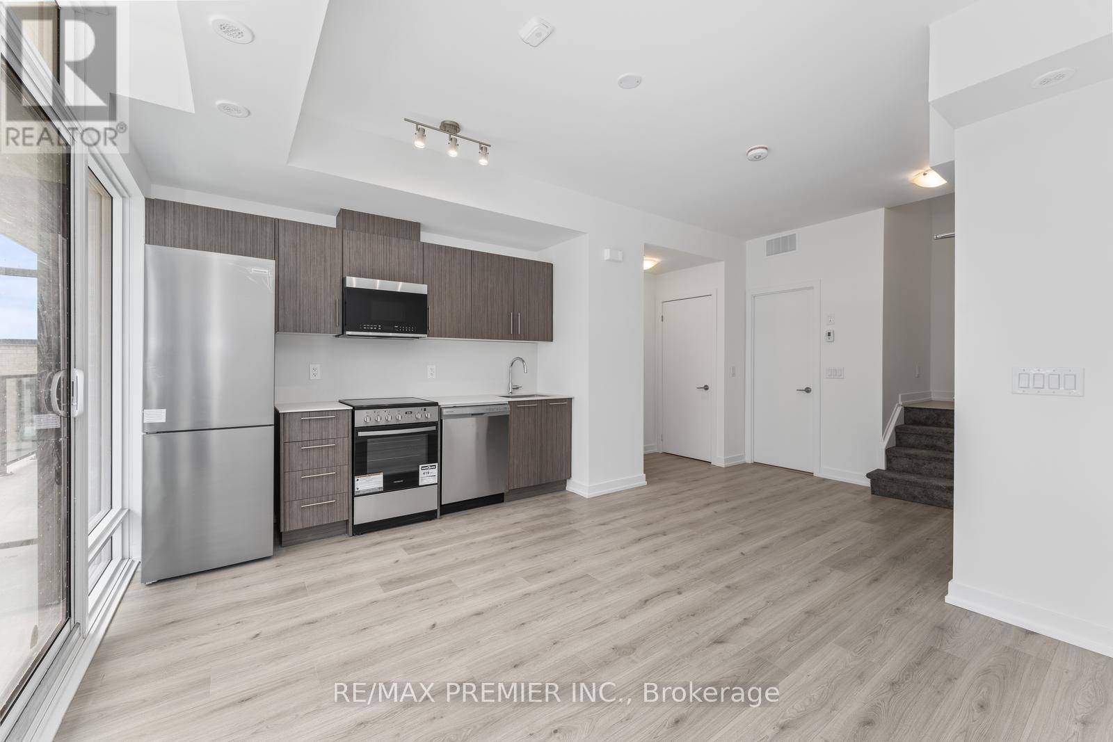Toronto (clanton Park), ON M3H0G2,851 Sheppard AVE West #15