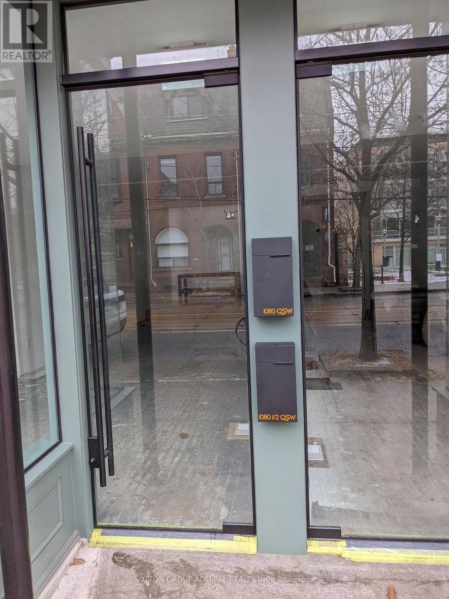 Toronto (waterfront Communities), ON M6J1H8,1080 Queen ST West #2