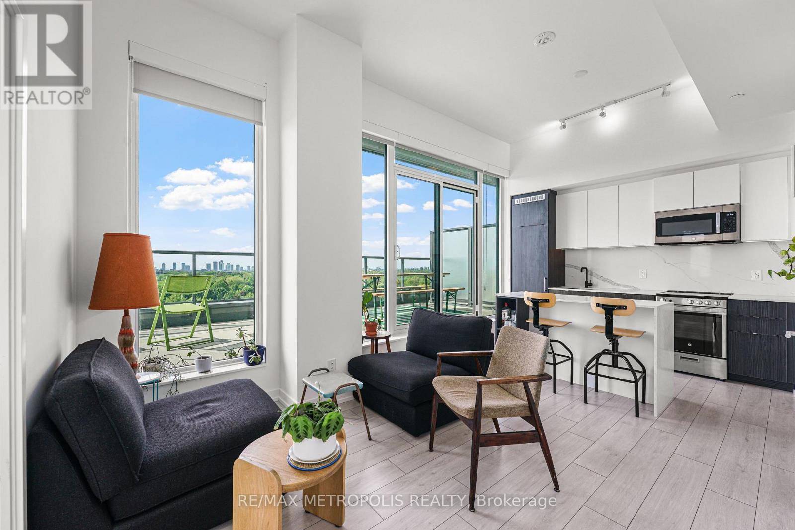 Toronto (annex), ON M6G0B8,500 Dupont ST #815