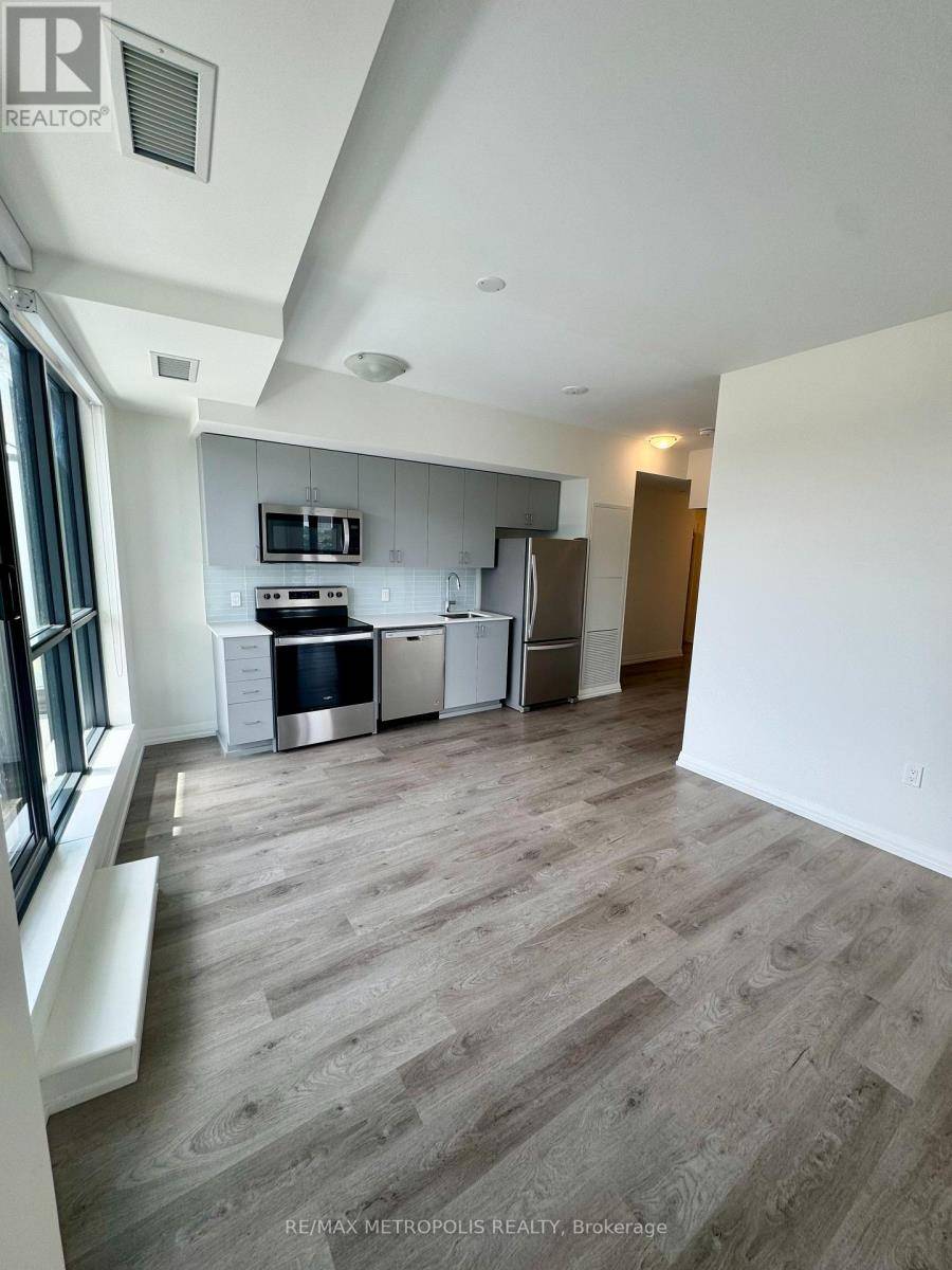Toronto (henry Farm), ON M2J0H8,325 Yorkland BLVD #411