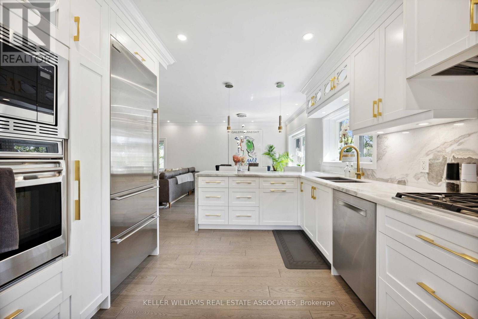 Toronto (rosedale-moore Park), ON M4T1T9,27 Glen Elm AVE #2