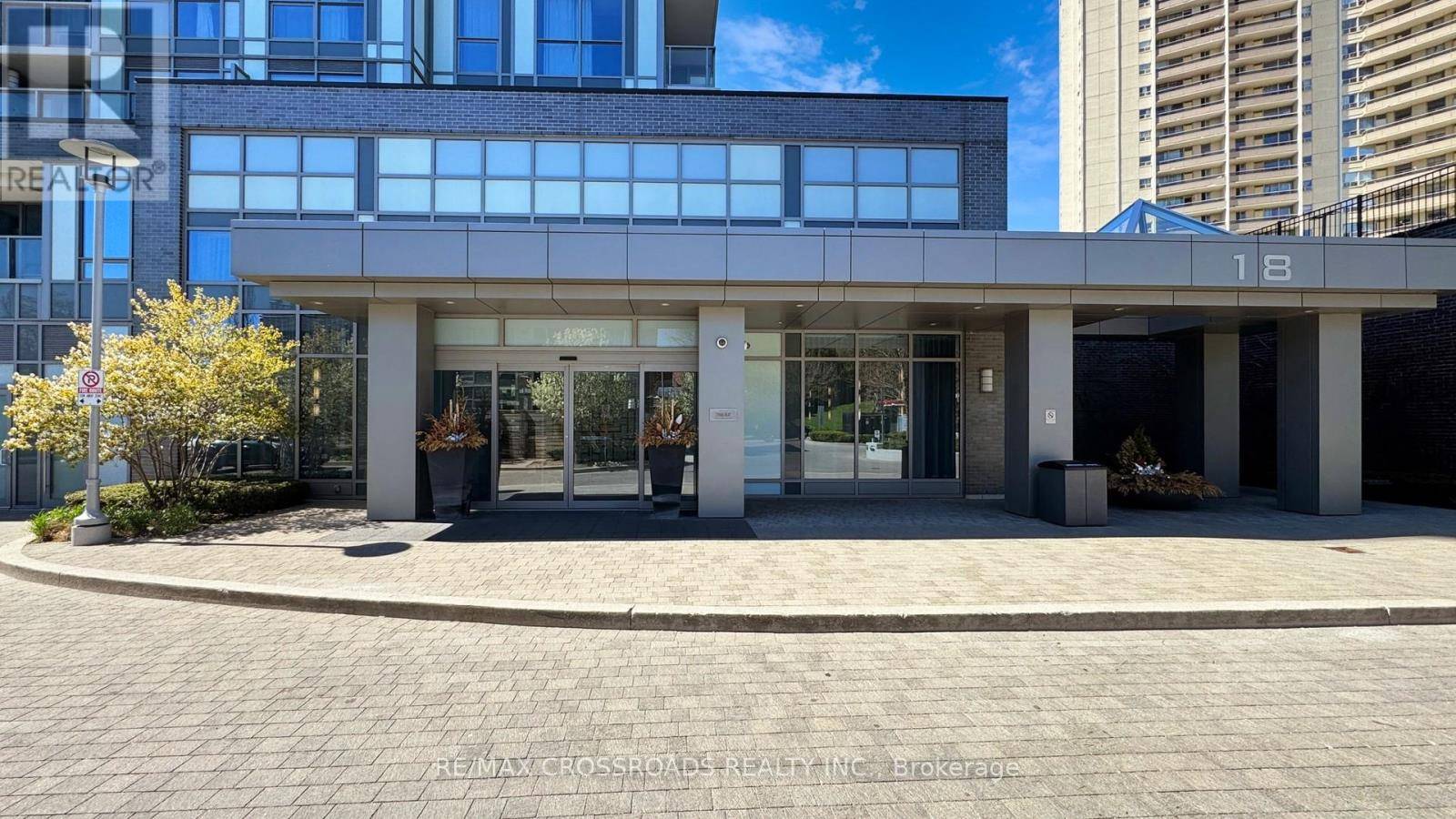 Toronto (parkwoods-donalda), ON M3A0A4,18 Graydon Hall DR #303