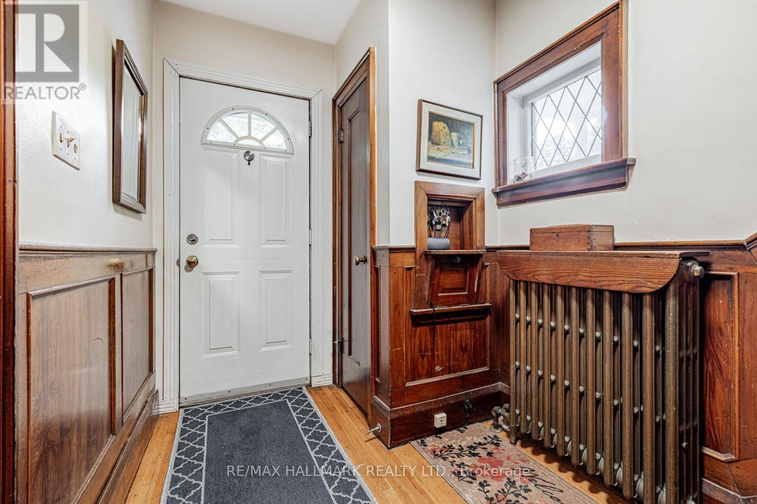 Toronto (yonge-eglinton), ON M4R1G7,248 CASTLEFIELD AVENUE