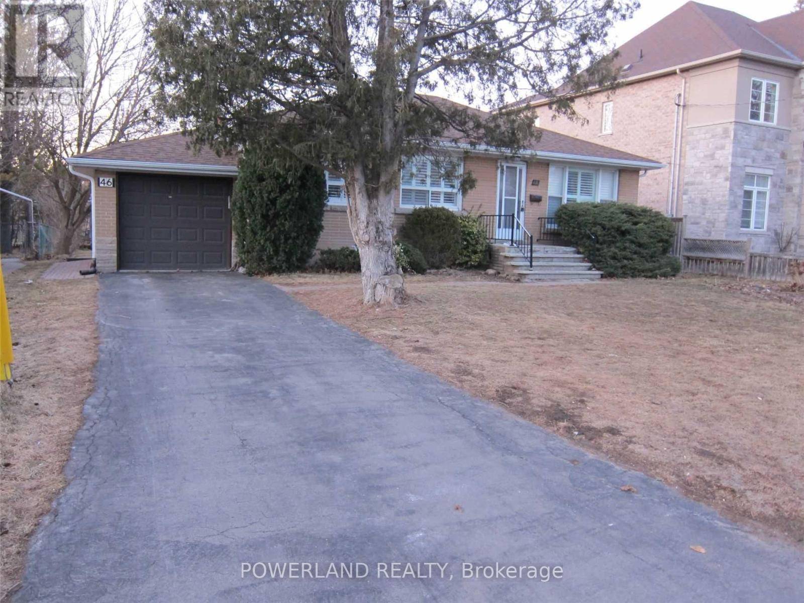 Toronto (newtonbrook West), ON M2R2J8,46 Transwell AVE #Unit B