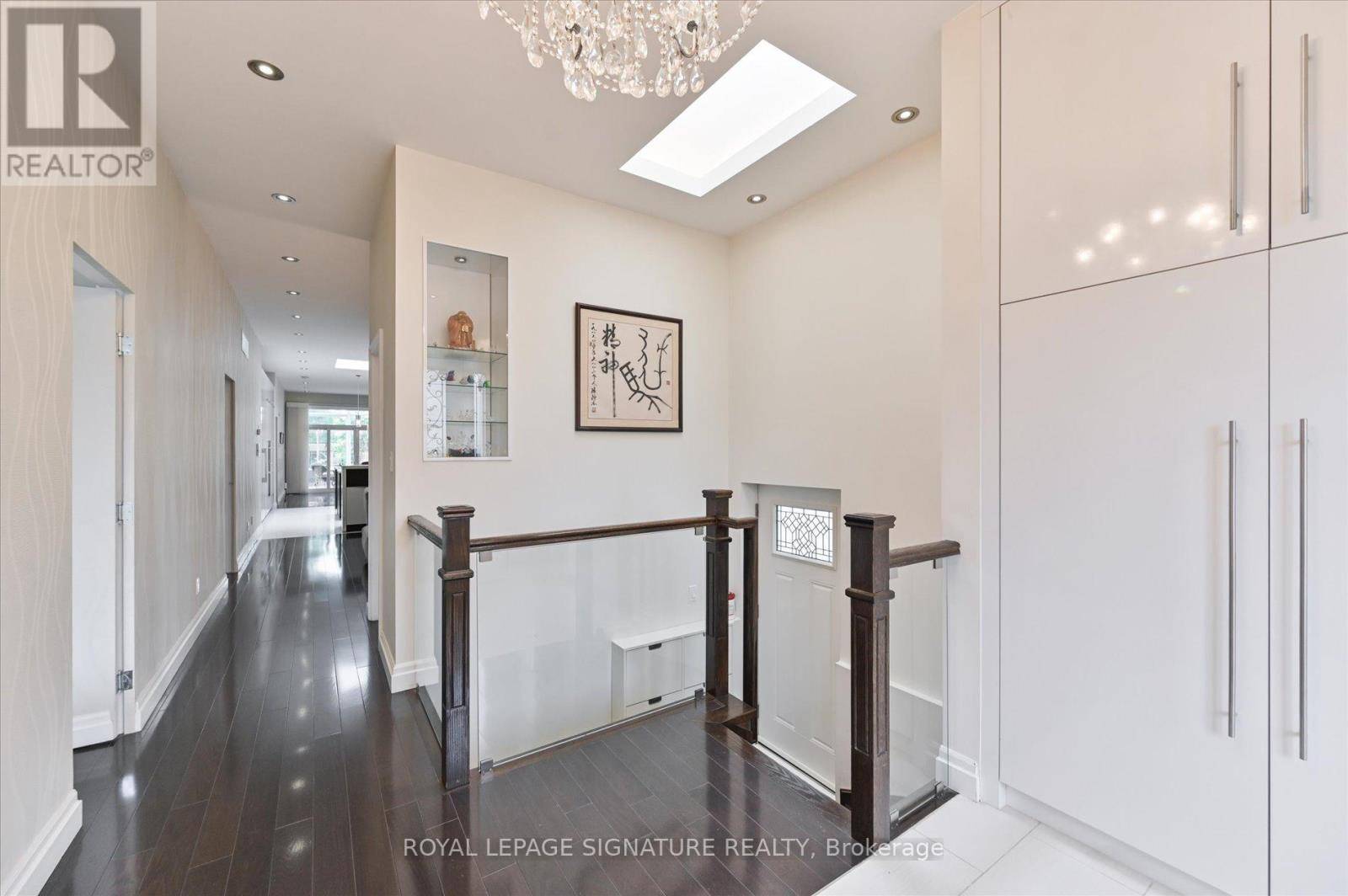 Toronto (willowdale East), ON M2N4P6,242 OLIVE AVENUE