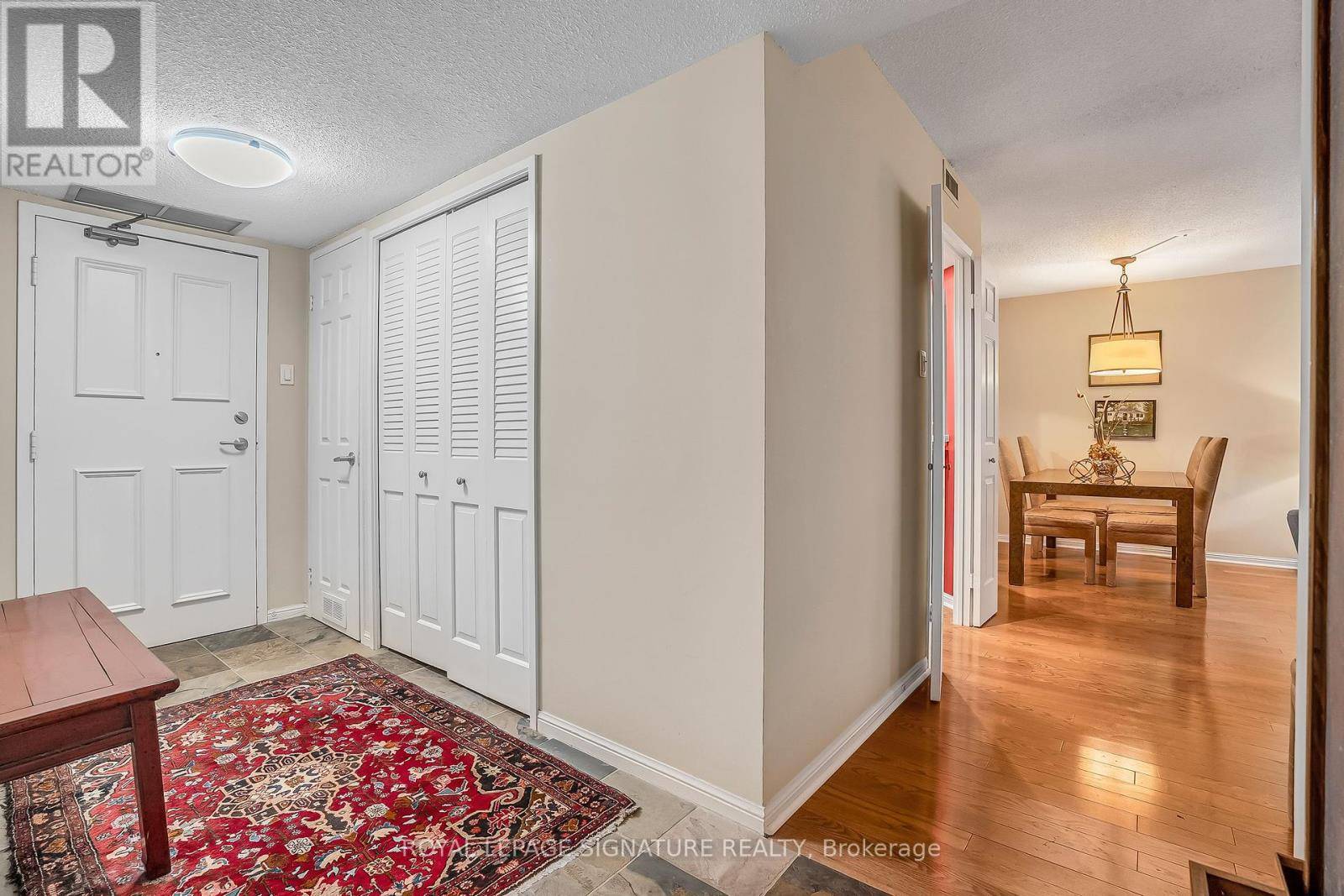 Toronto (banbury-don Mills), ON M3B3M2,245 The Donway West #103