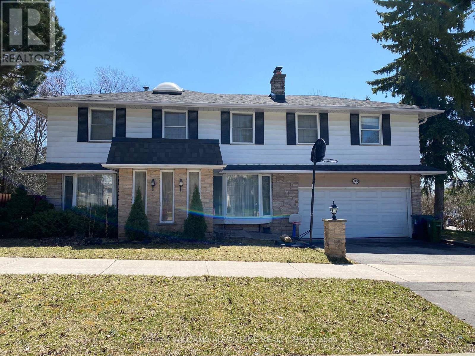 Toronto (henry Farm), ON M2J1C1,33 PARFIELD DRIVE
