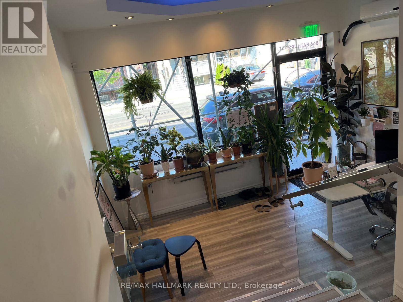 Toronto (annex), ON M5R3G3,866 Bathurst ST #C1