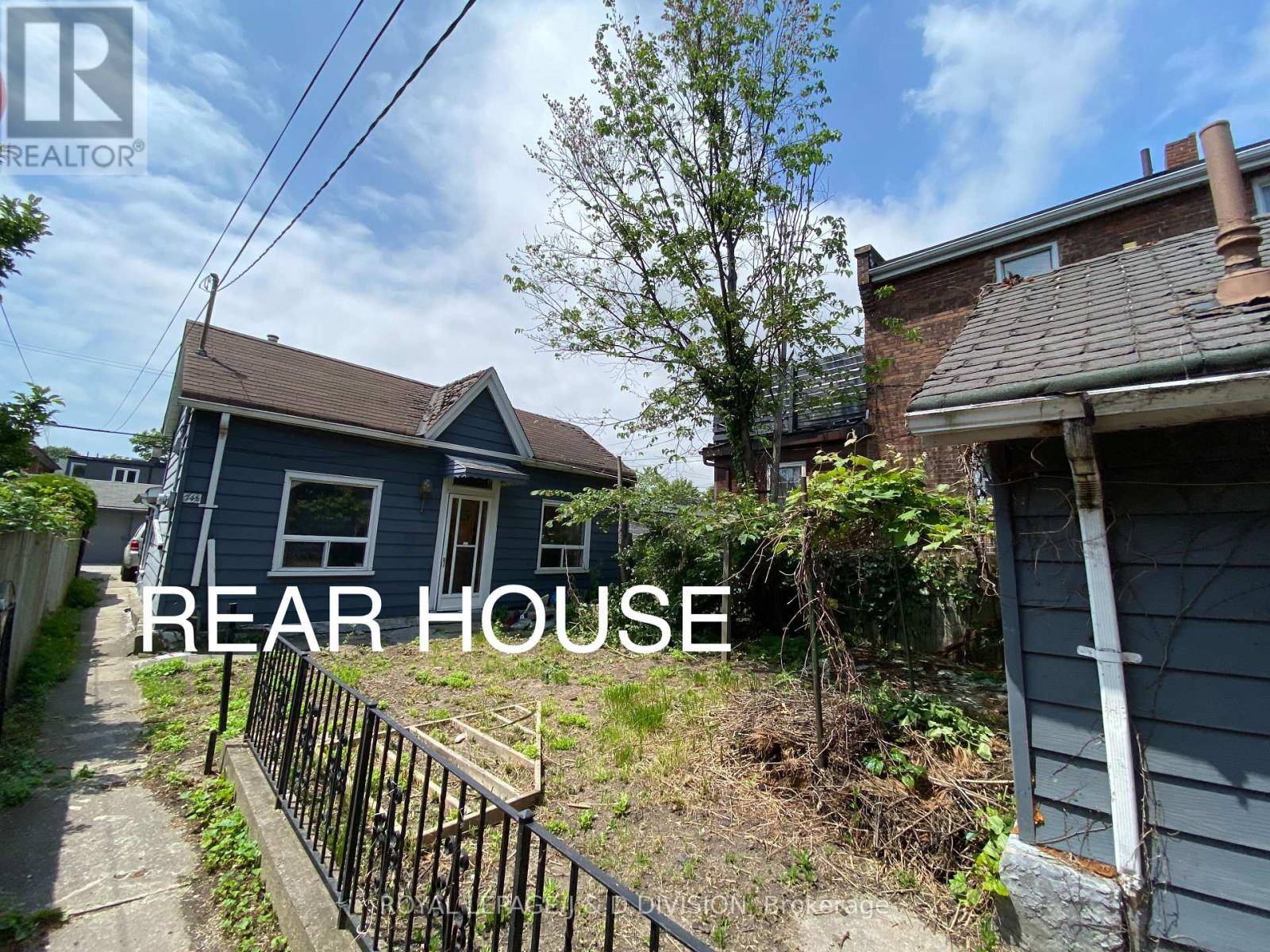 Toronto (trinity-bellwoods), ON M6J2G5,74 MARKHAM STREET