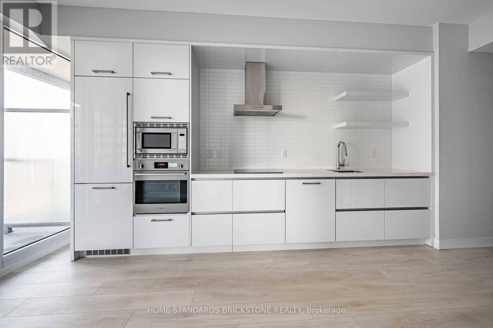 Toronto (mount Pleasant East), ON M4S2B4,2221 YONGE ST #2406