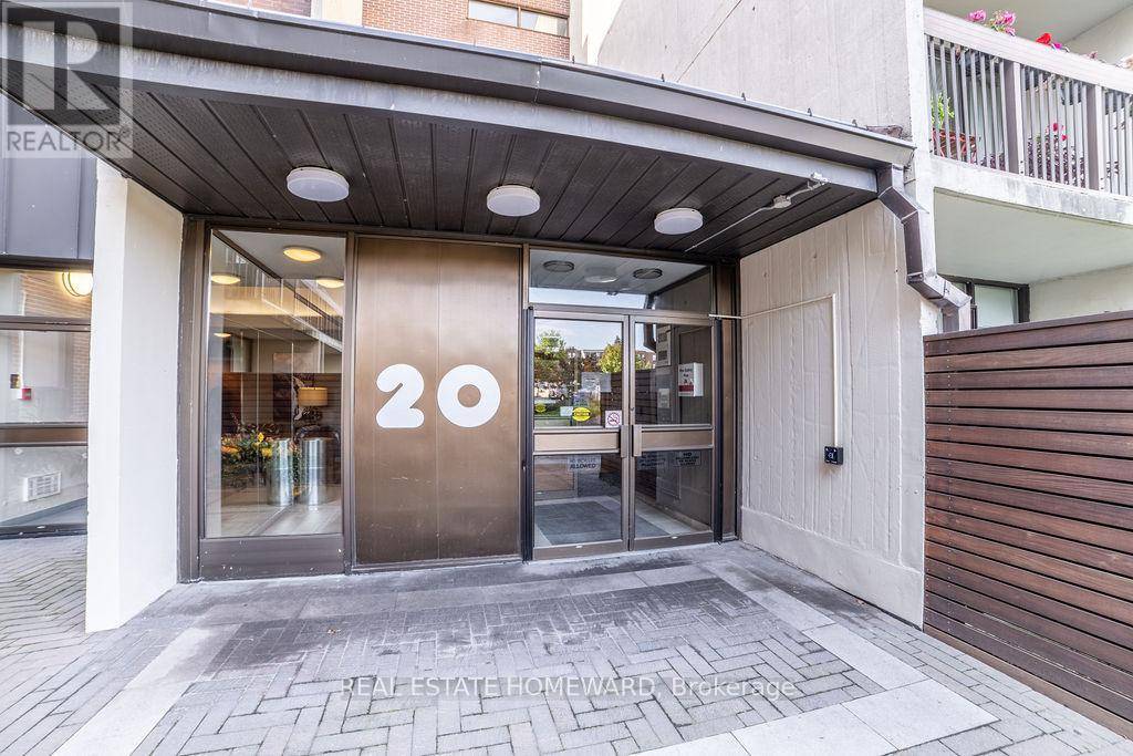 Toronto (willowdale East), ON M2N6B5,20 Fashion Roseway #415