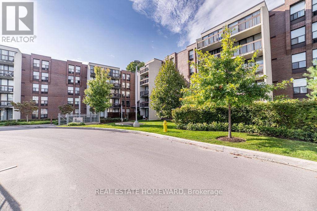 Toronto (willowdale East), ON M2N6B5,20 Fashion Roseway #415