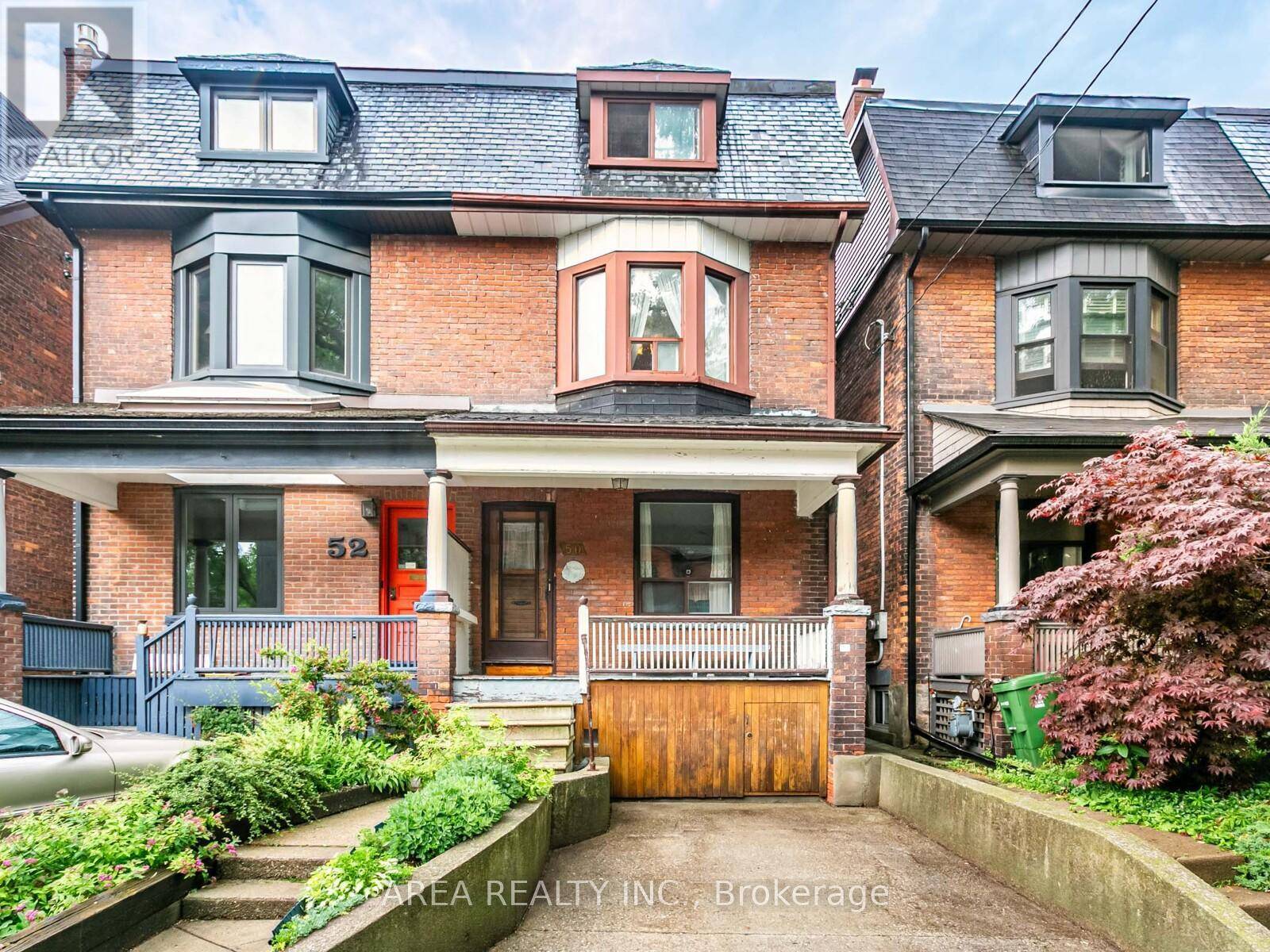 Toronto (little Portugal), ON M6J1T1,50 MACKENZIE CRESCENT