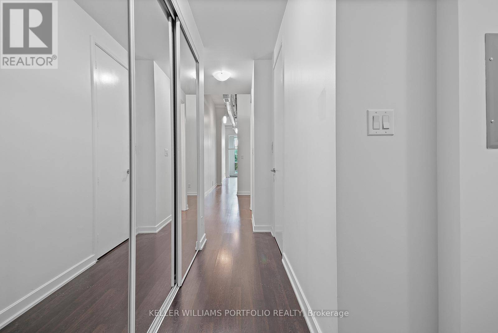 Toronto (casa Loma), ON M4V3E3,380 Macpherson AVE #434