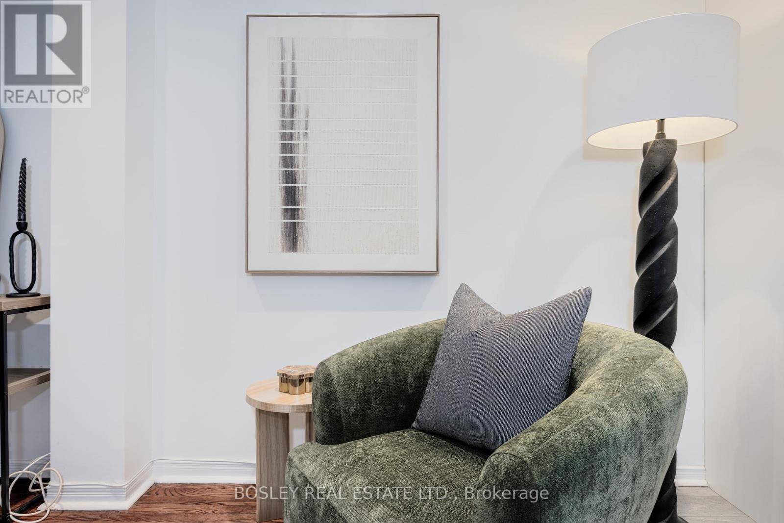 Toronto (rosedale-moore Park), ON M4T1B1,95 Summerhill AVE #10