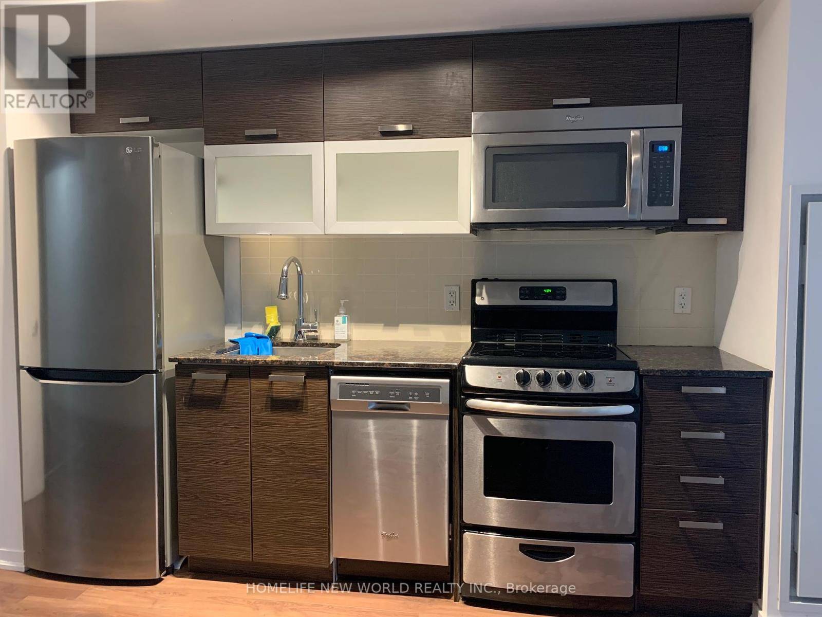 Toronto (little Portugal), ON M6J0B1,68 Abell ST #506