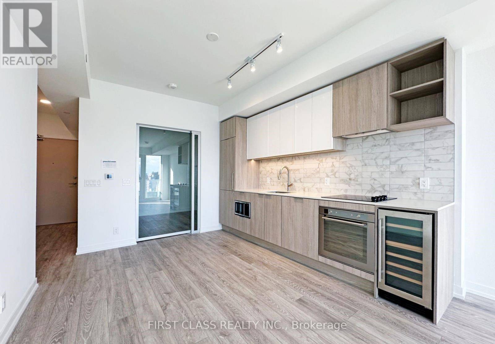 Toronto (humewood-cedarvale), ON M5P0A6,2020 Bathurst ST #1217