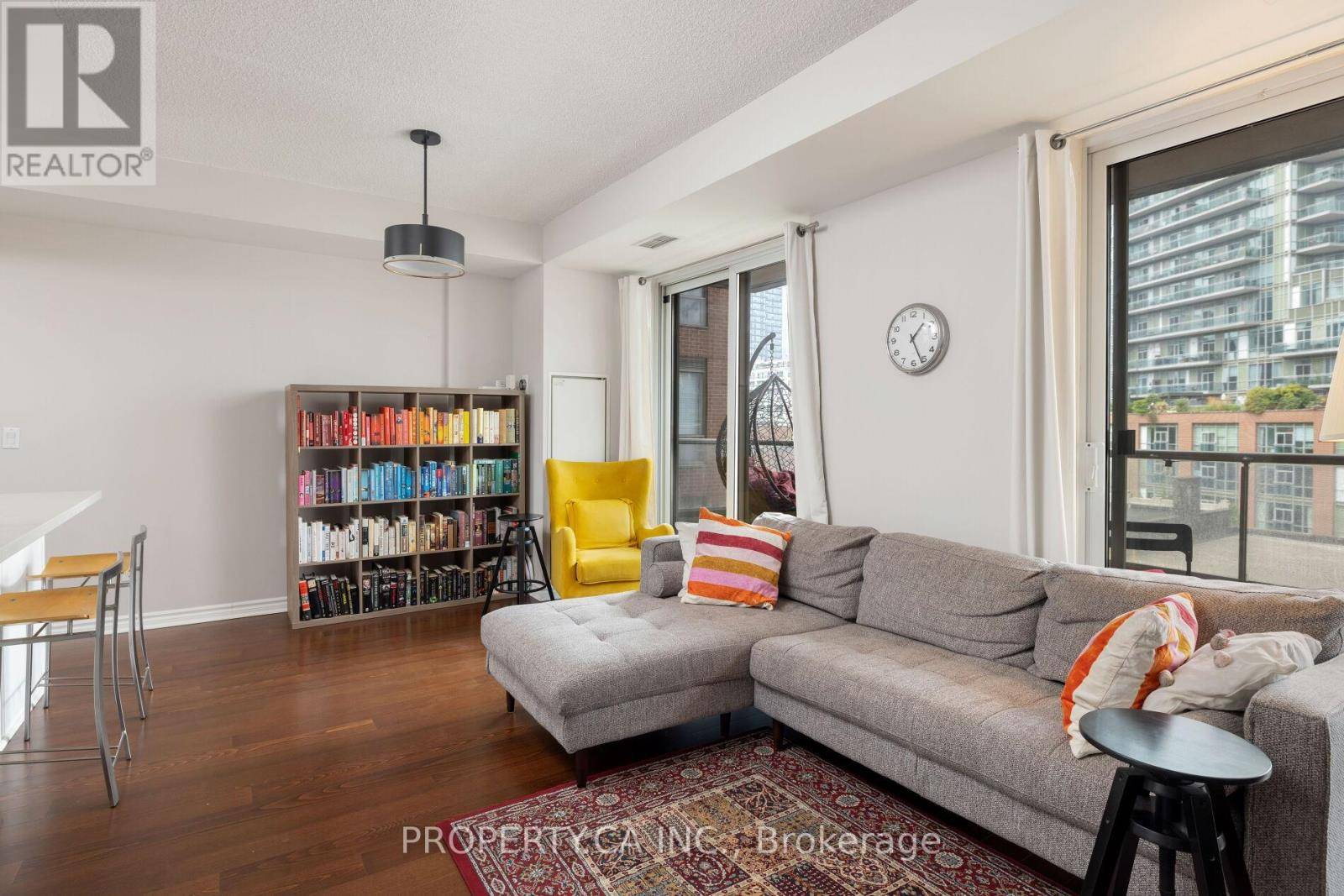 Toronto (moss Park), ON M5A4S4,168 King ST East #614
