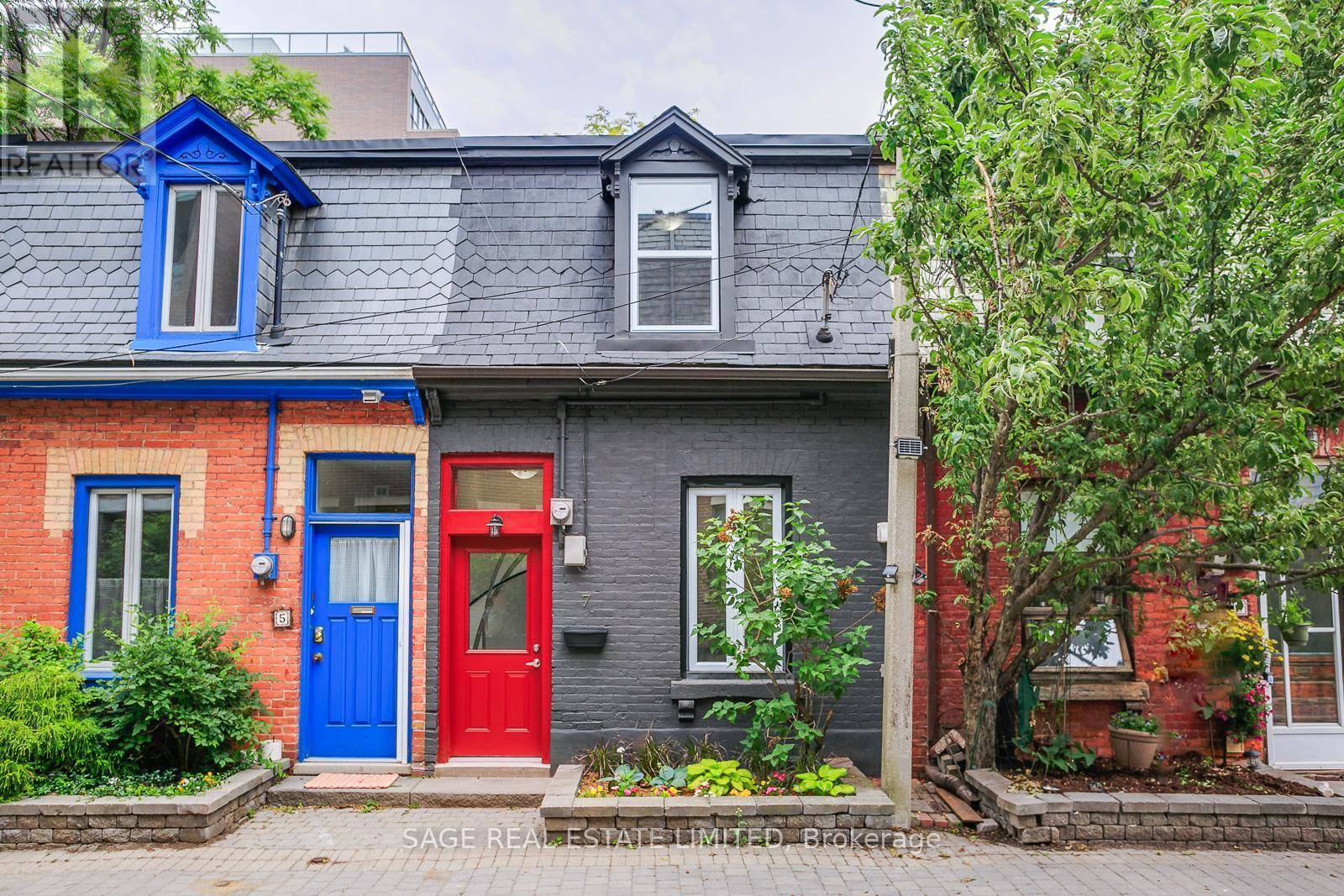 Toronto (moss Park), ON M5A3M7,7 PERCY STREET