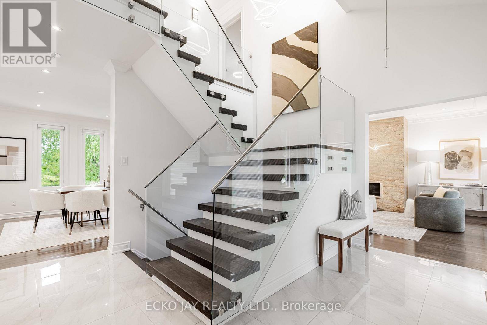 Toronto (banbury-don Mills), ON M3B1C3,45 BROADLEAF ROAD