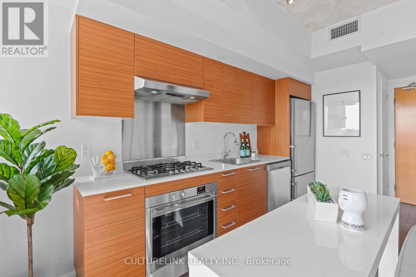 Toronto (waterfront Communities), ON M5V1K5,375 King ST West #1901