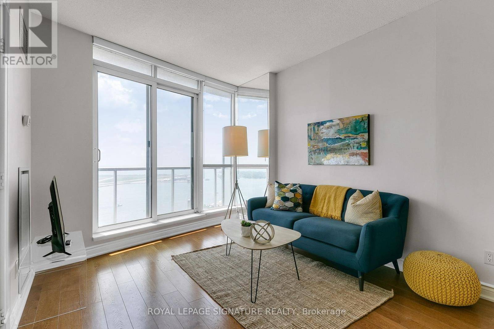 Toronto (waterfront Communities), ON M5J2Y5,208 Queens Quay West #3107