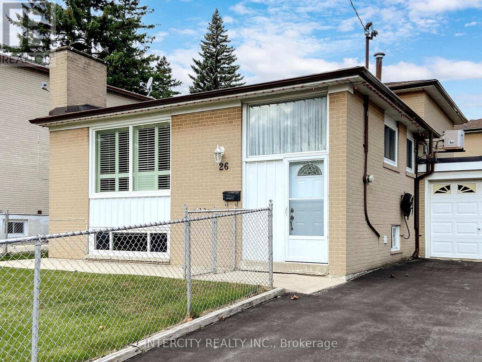 Toronto (newtonbrook West), ON M2R2R8,26 DONNALYN DRIVE