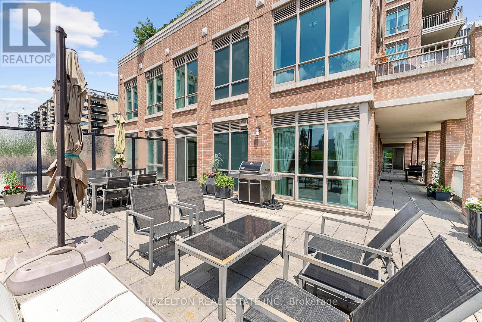 Toronto (casa Loma), ON M4V0A1,155 St Clair AVE West #506
