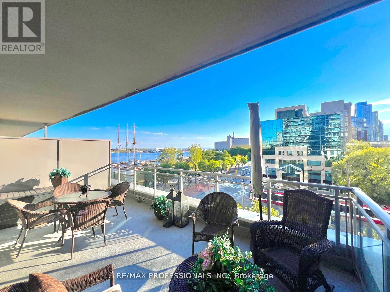 Toronto (waterfront Communities), ON M5V3T1,410 Queens Quay West #517