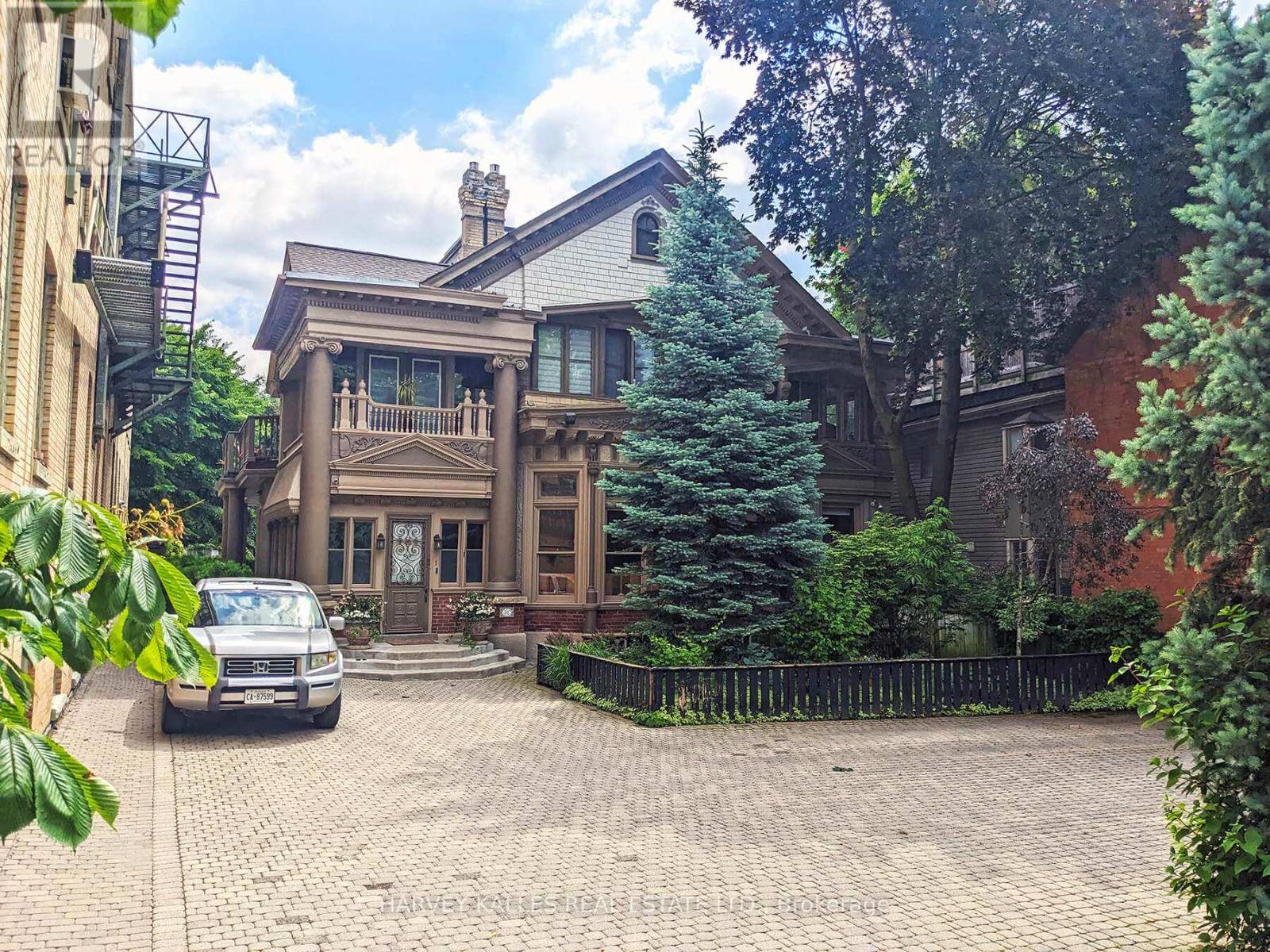 Toronto (cabbagetown-south St. James Town), ON M4X1R7,37 Metcalfe ST #4