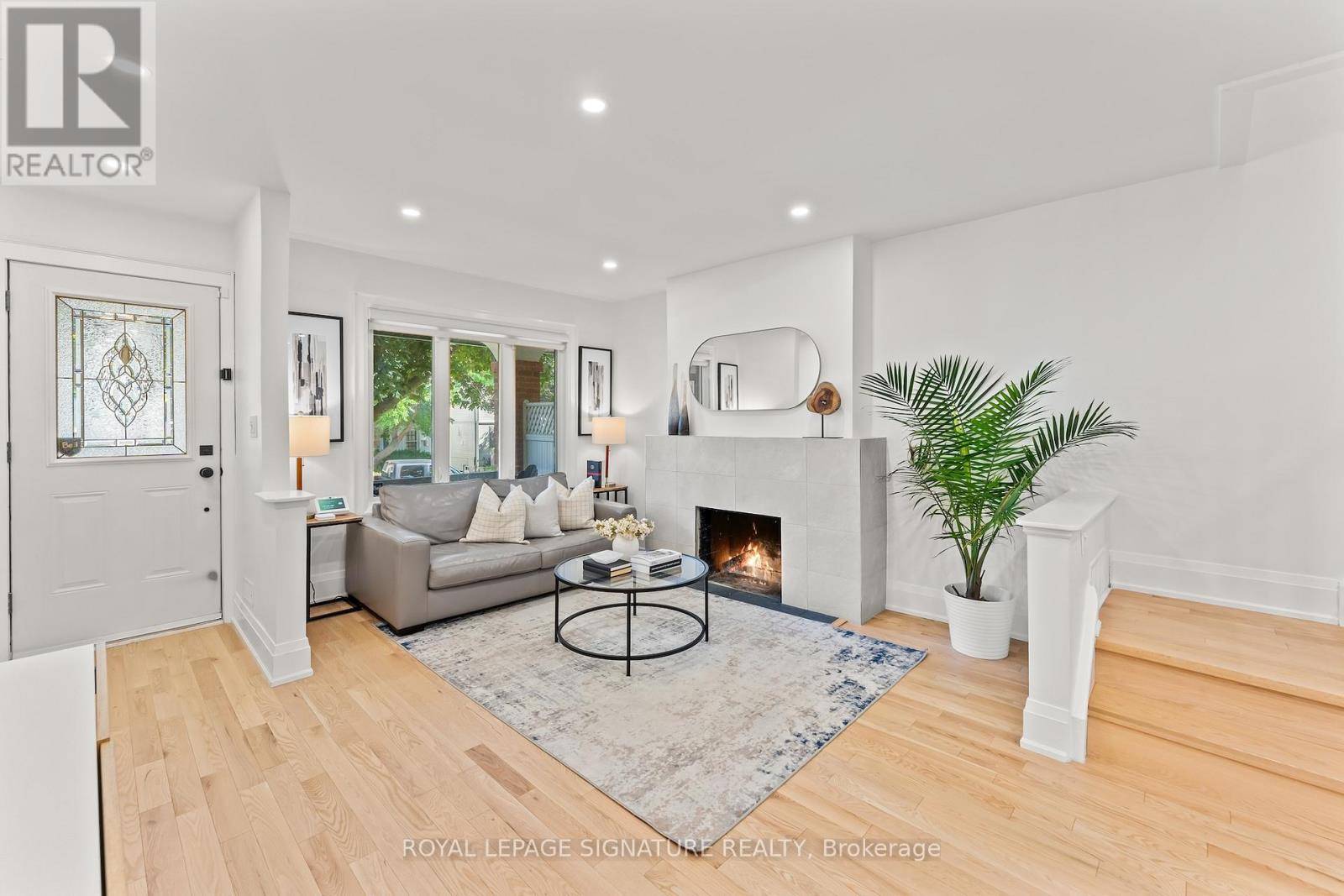 Toronto (lawrence Park North), ON M4N1Y7,225 BOWOOD AVENUE