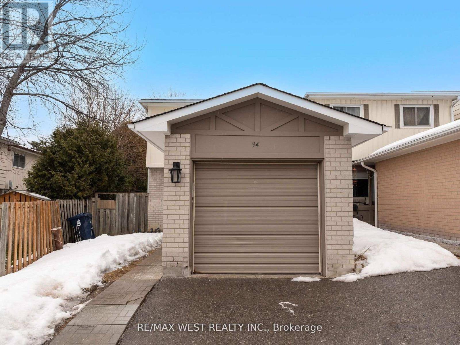 Toronto (westminster-branson), ON M2R3J1,94 PLUM TREE WAY