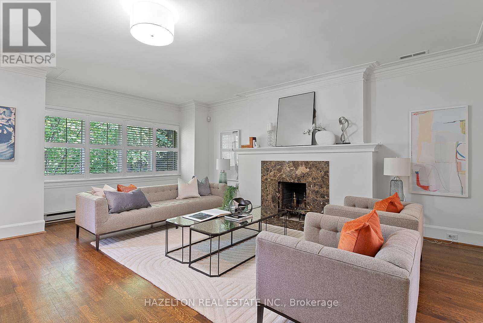 Toronto (casa Loma), ON M4V1H8,9 Clarendon AVE #A