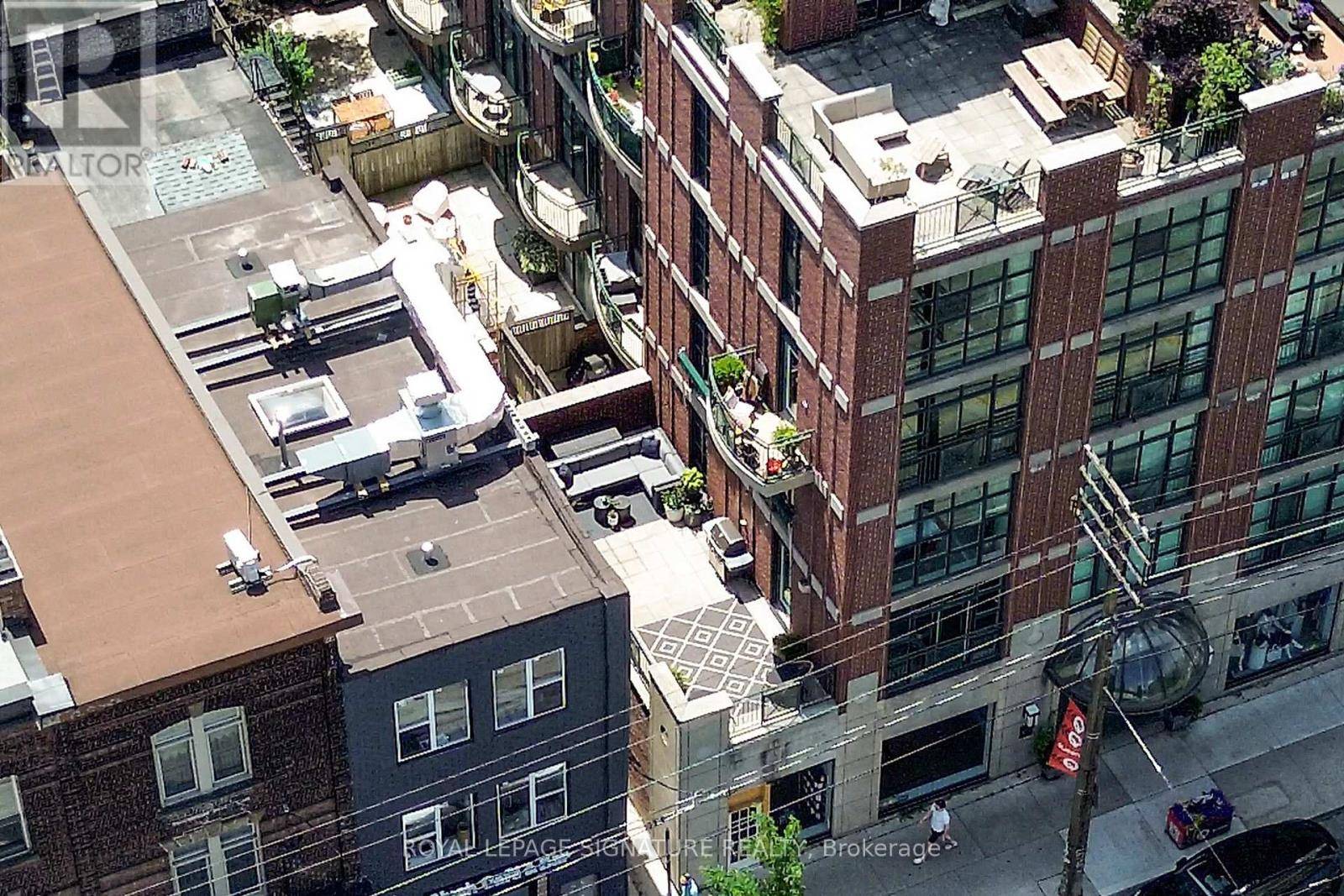 Toronto (trinity-bellwoods), ON M6J3X4,901 Queen ST West #231