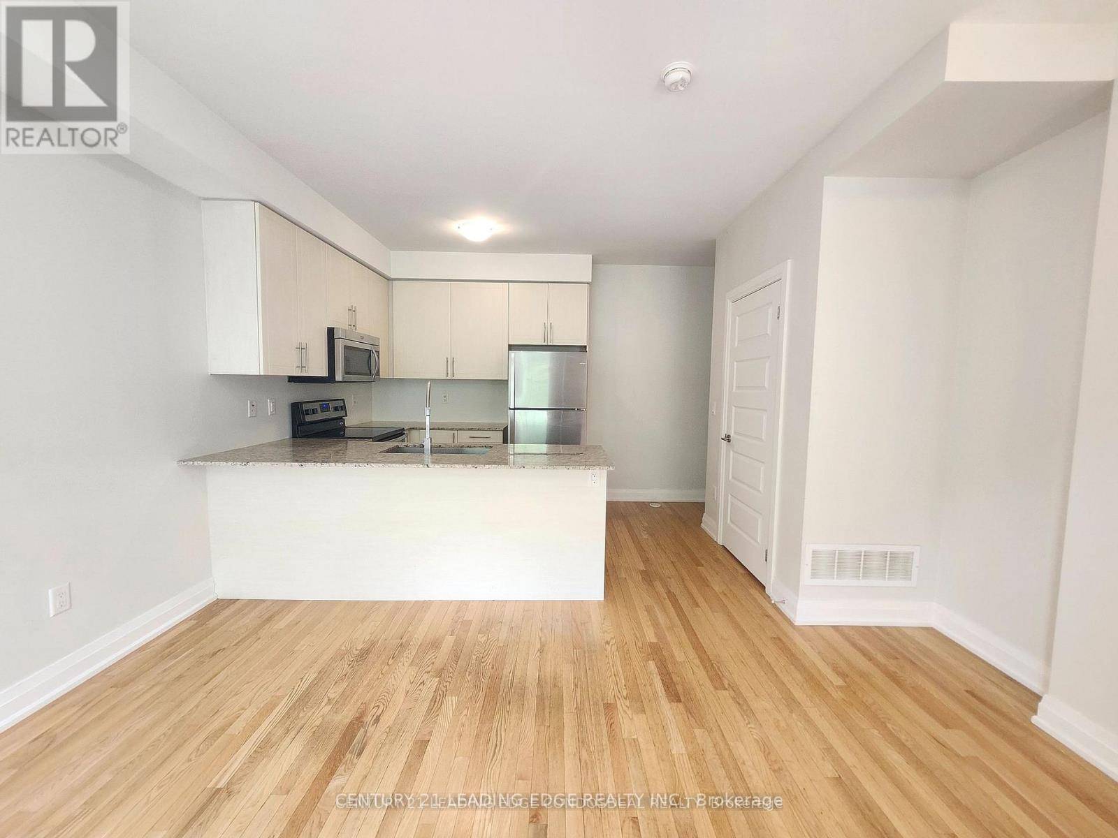 Toronto (newtonbrook West), ON M2M0B5,19 Eldora AVE #47