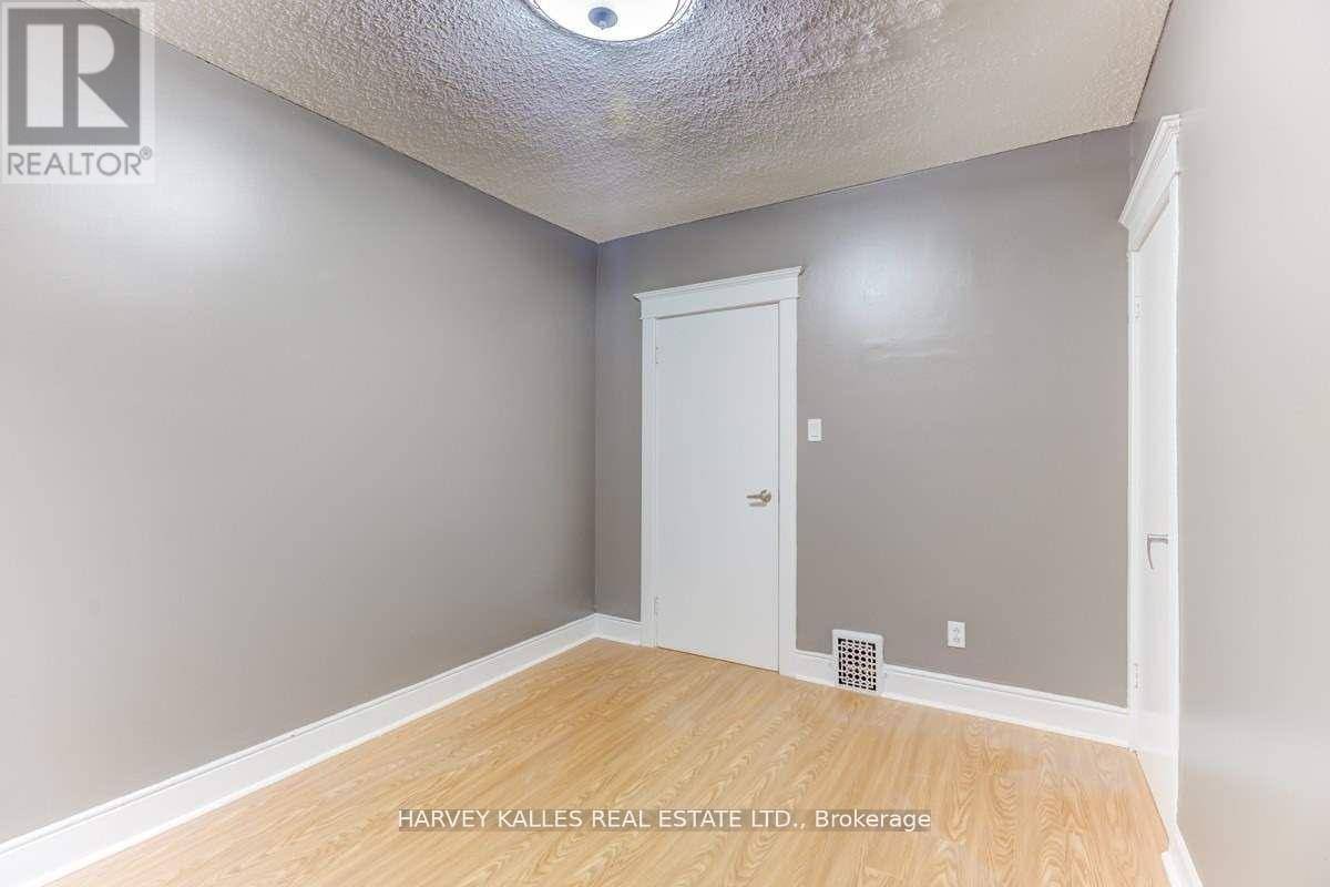 Toronto (casa Loma), ON M5R3H3,1215 Bathurst ST #2