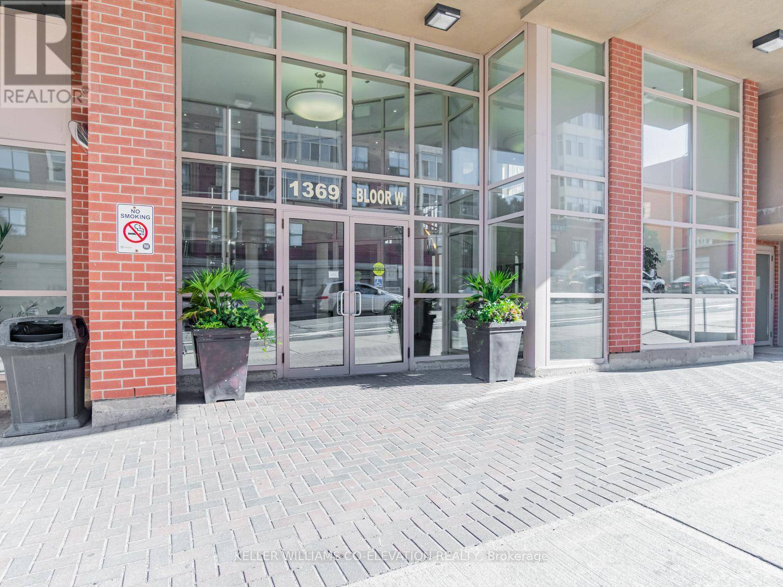 Toronto (dufferin Grove), ON M6P4J4,1369 Bloor ST West #1215