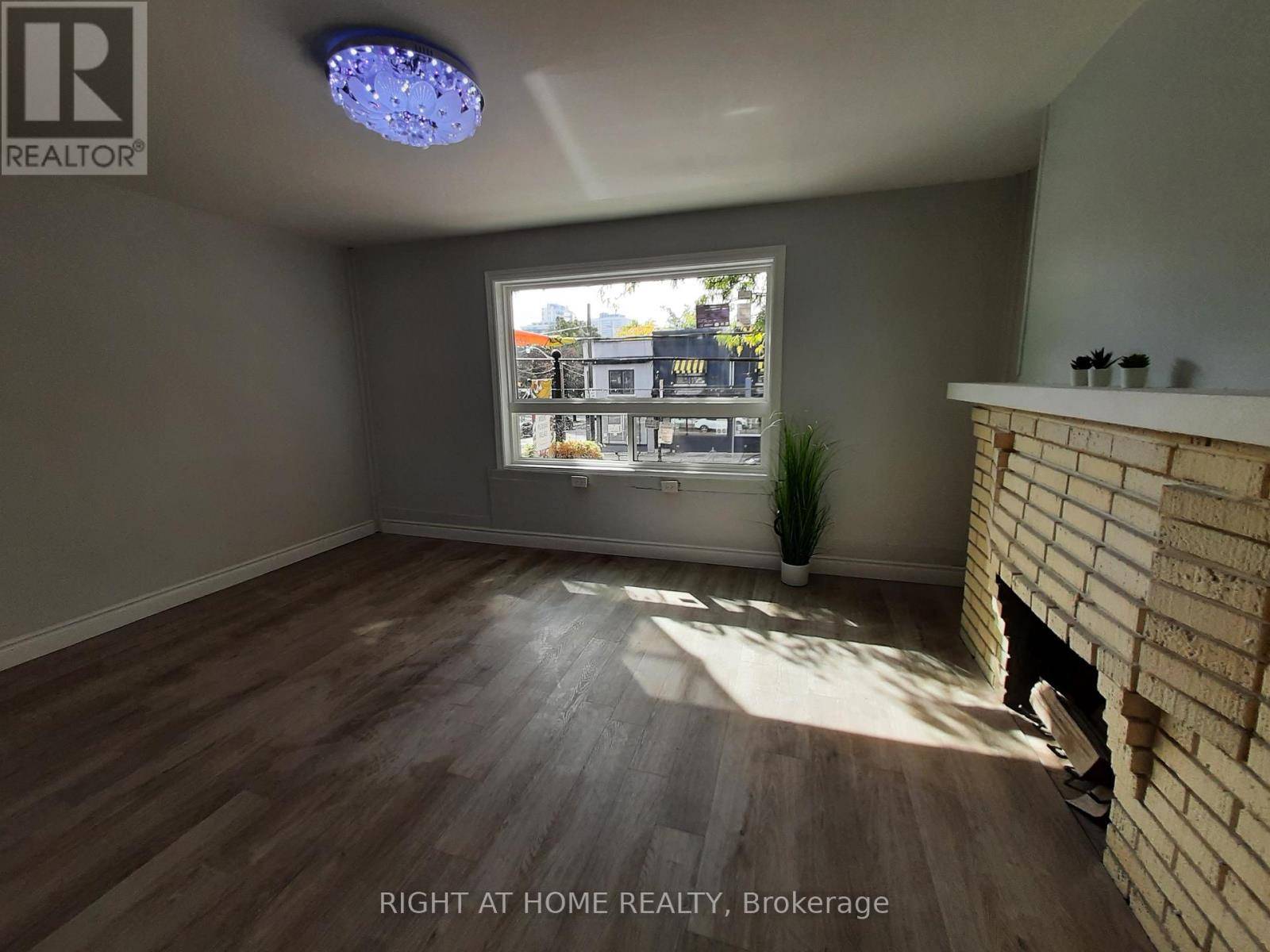 Toronto (mount Pleasant East), ON M4S2M4,513 Mount Pleasant RD #Upper