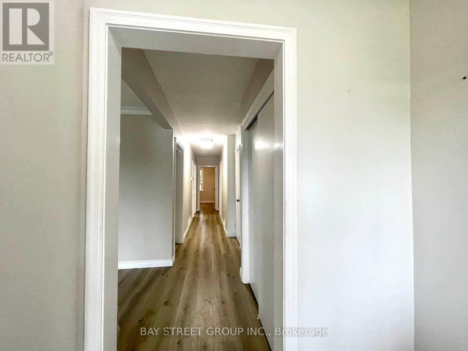 Toronto (victoria Village), ON M4A1N4,52 ELVASTON DRIVE