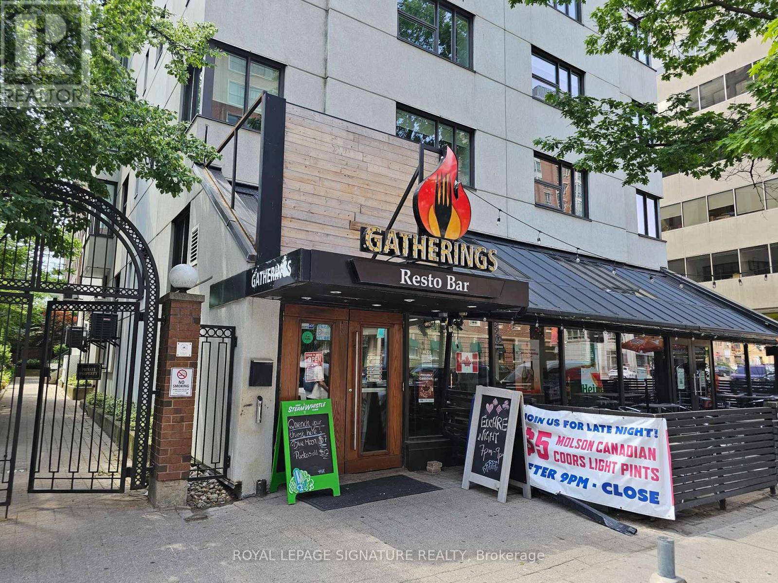 Toronto (yonge-st. Clair), ON M4V3A5,49 ST CLAIR AVENUE W