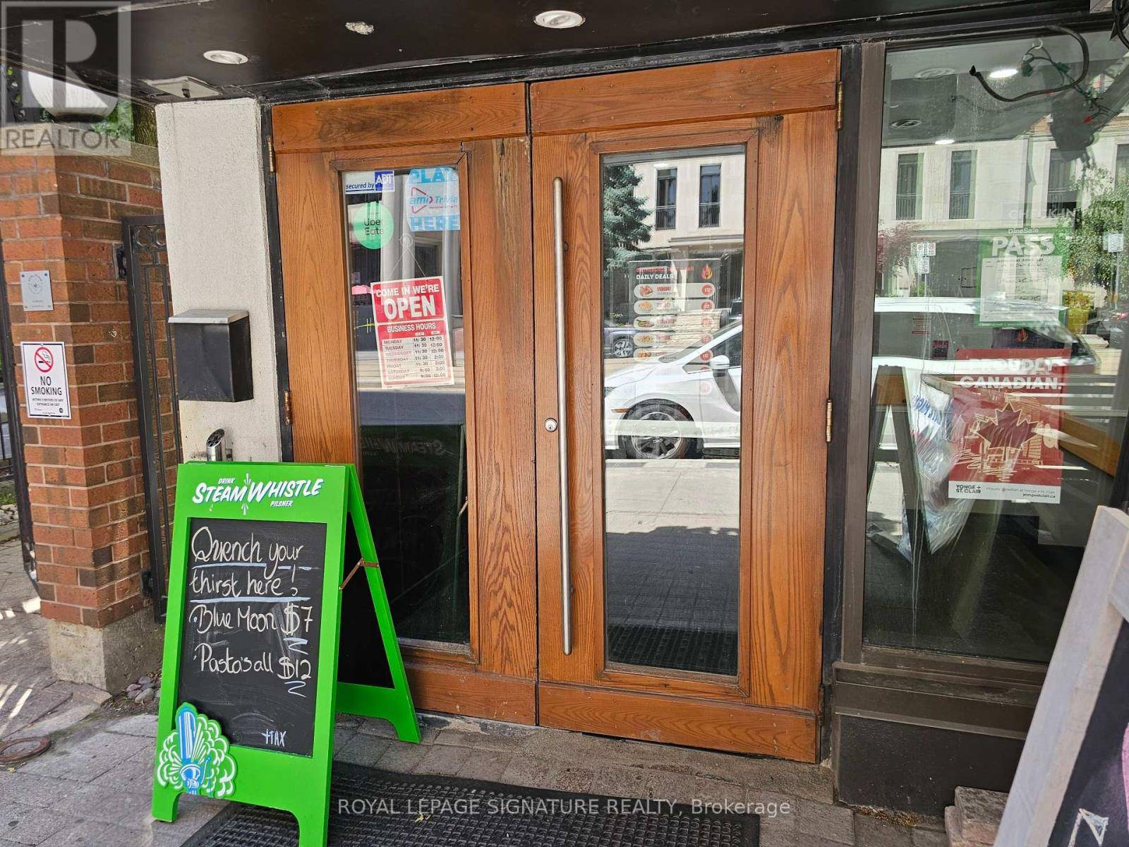 Toronto (yonge-st. Clair), ON M4V3A5,49 ST CLAIR AVENUE W