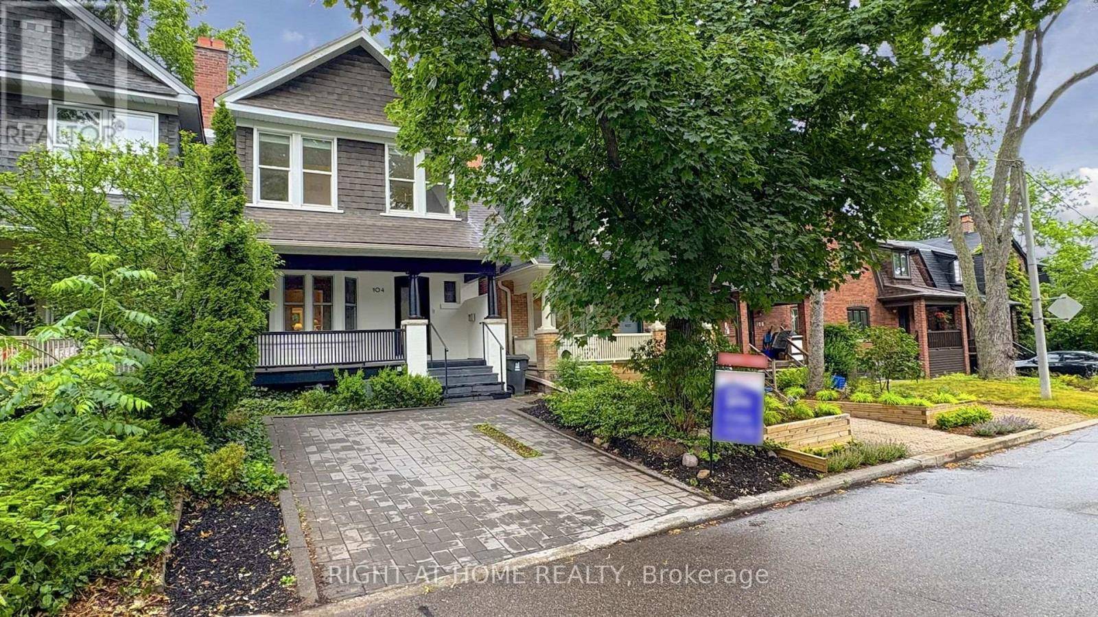 Toronto (rosedale-moore Park), ON M4T1B2,104 SUMMERHILL AVENUE