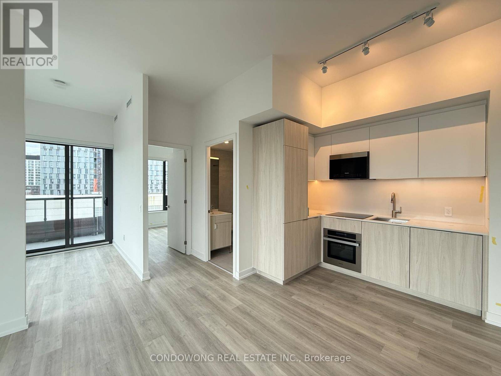 Toronto (moss Park), ON M5A0Y2,28 Eastern AVE #613