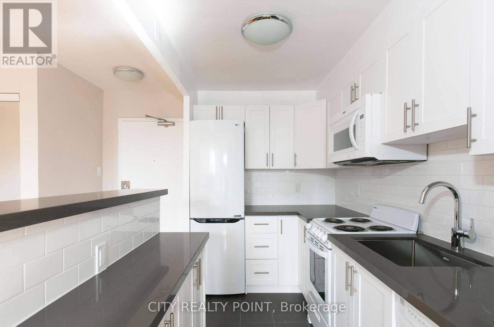 Toronto (humewood-cedarvale), ON M5P3L3,1500 Bathurst ST #601